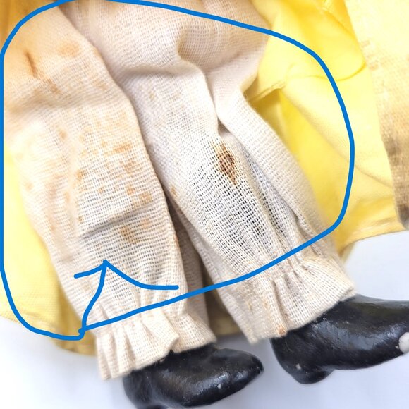 2 Old Vintage Ethnic Styled Lady   Porcelain Dolls in International Costume - Picture 12 of 14